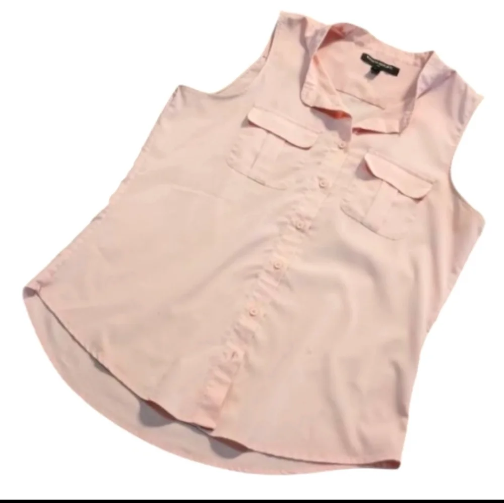 Banana Republic Pastel Pink Sleeveless Blouse - Picture 3 of 6
